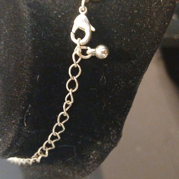 RMN triple layer faux peal necklace - Picture 6 of 8